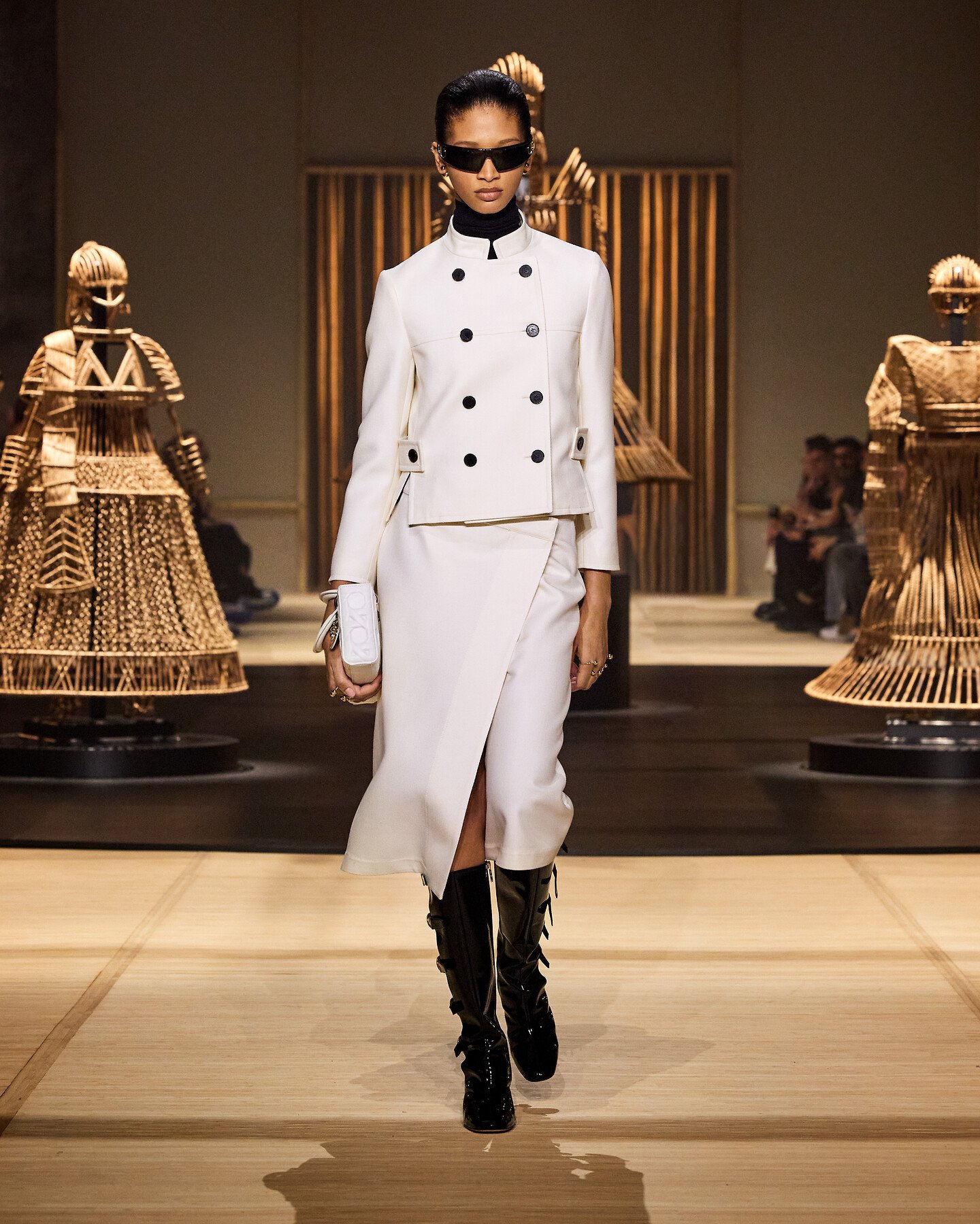 Autumn-Winter 2024-2025 Ready-to-Wear Show - DÉFILÉS PRÊT-À