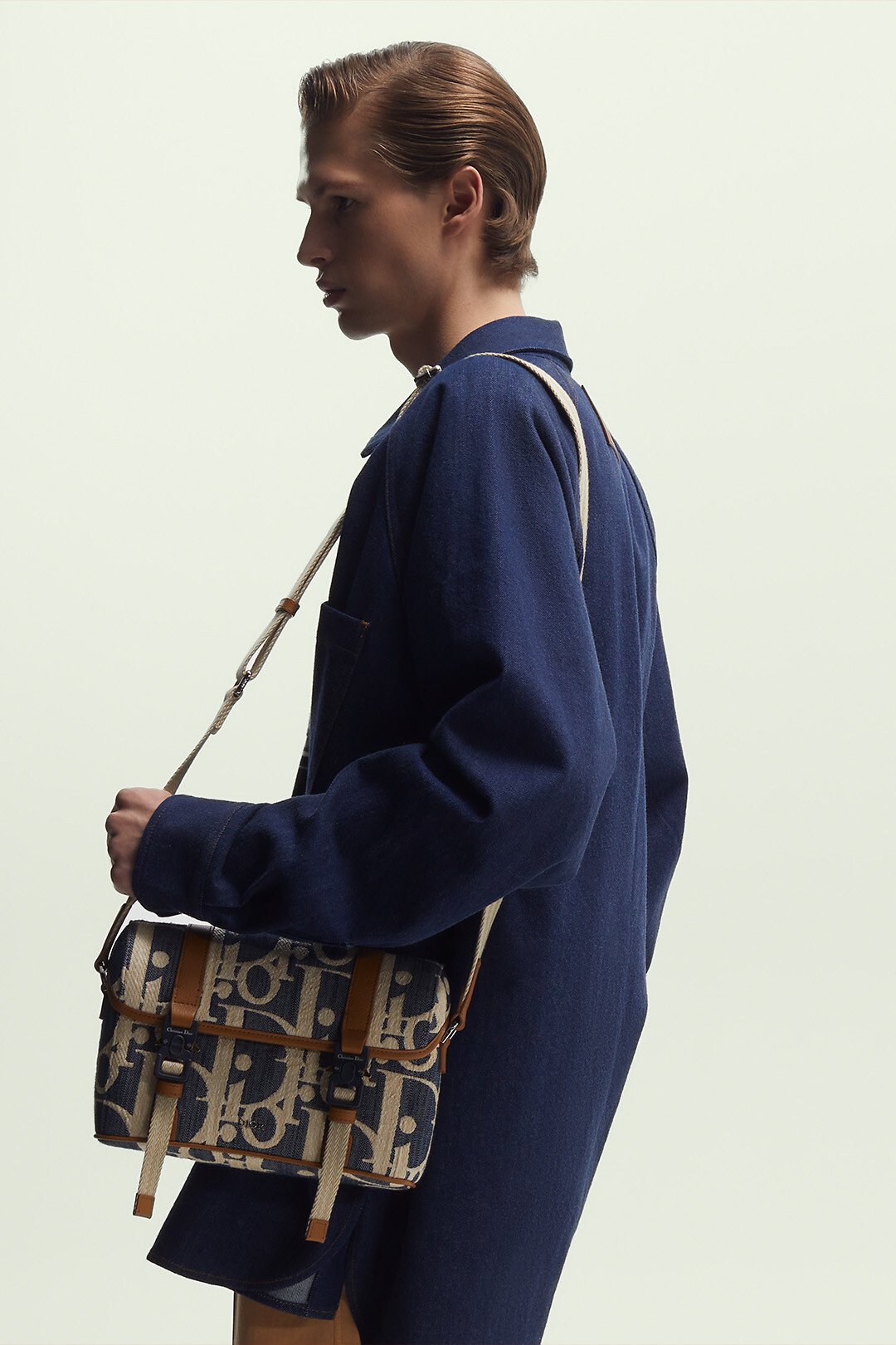 Dior Hit the Road Messenger Bag with Flap Blue and Beige Raffia-Effect Dior Oblique Denim with Brown Grained Calfskin 