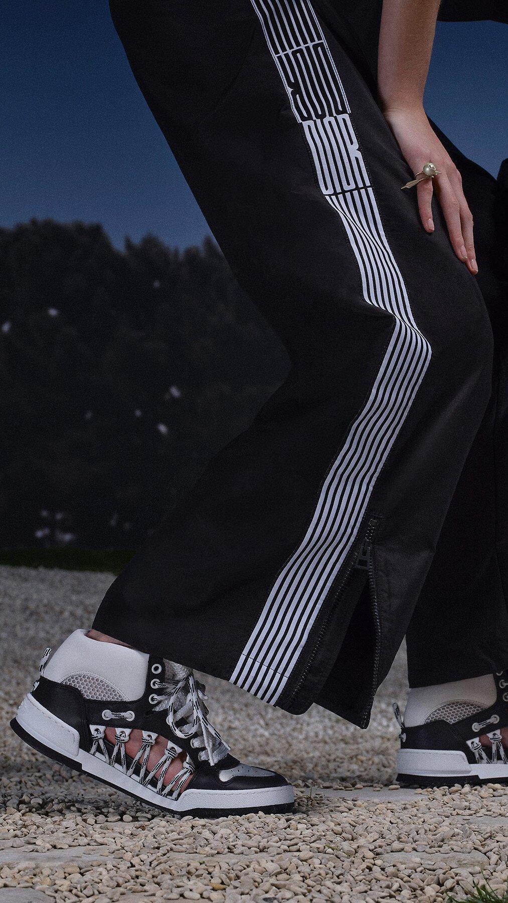 Sneaker Dior First de cano alto aria_woman_viewcode_e01