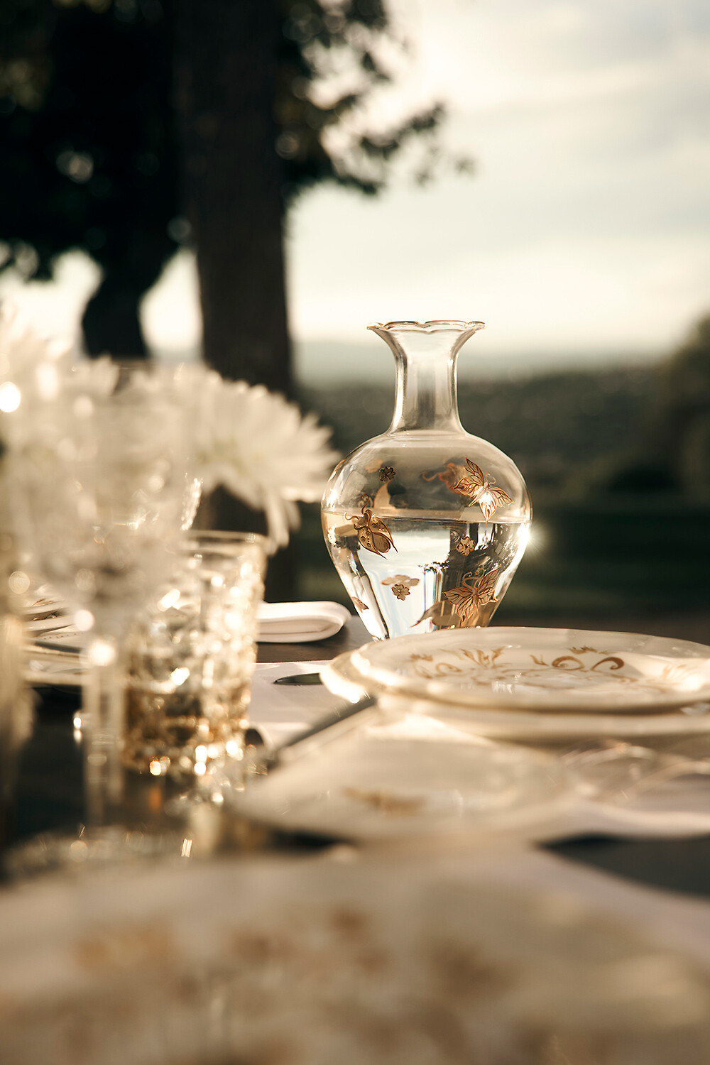 Dior Lily of the Valley 花瓶　カラフェ NEW LILY OF THE VALLEY - Perfect Wedding Magazine