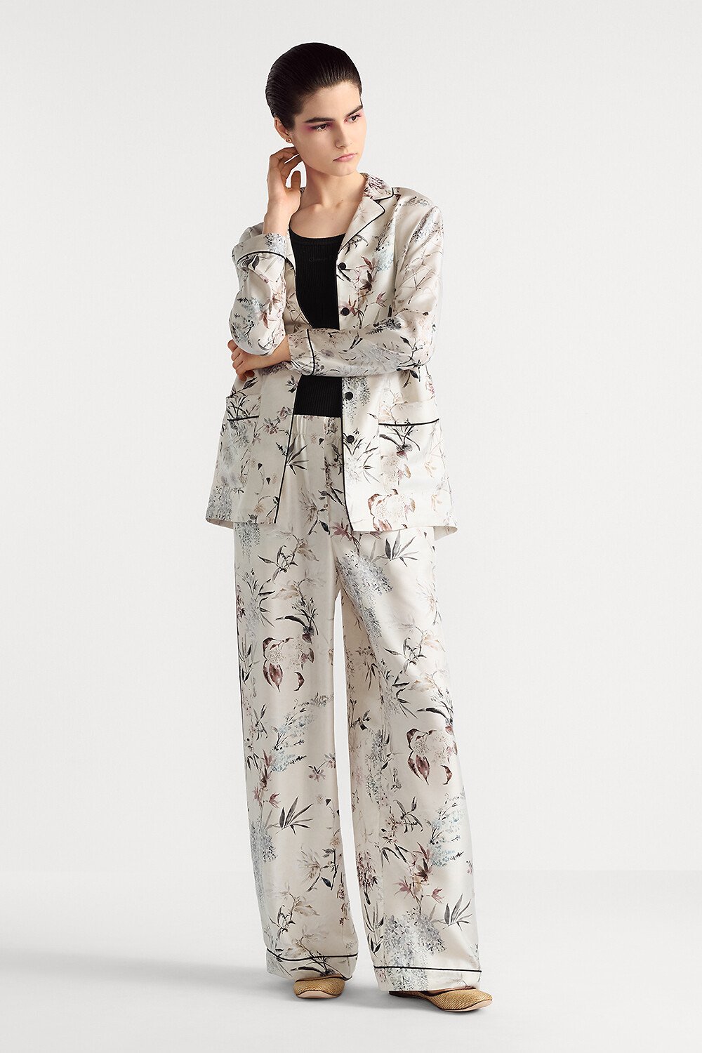 Christian Dior パジャマ Christian Dior - 新品タグ付き Christian Dior 刺繍襟付き