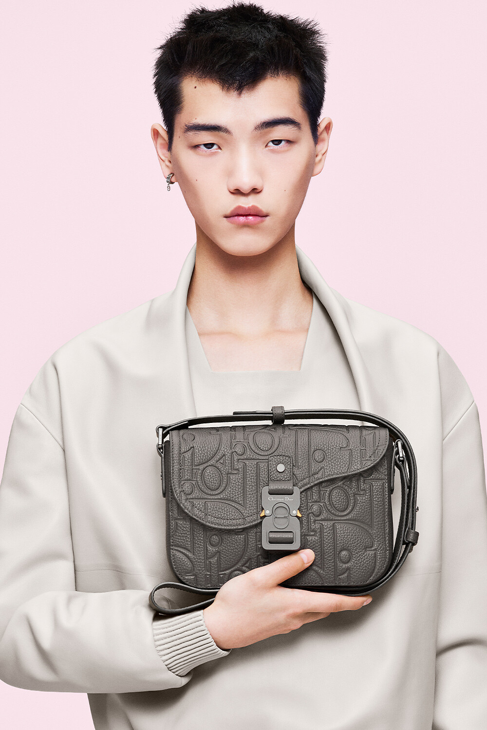 DIOR | メンズバッグ｜ディオール公式オンラインブティック