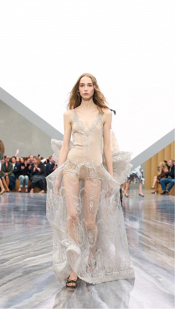 DIOR | 2026年春夏 プレタポルテ コレクションショー - ウィメンズ