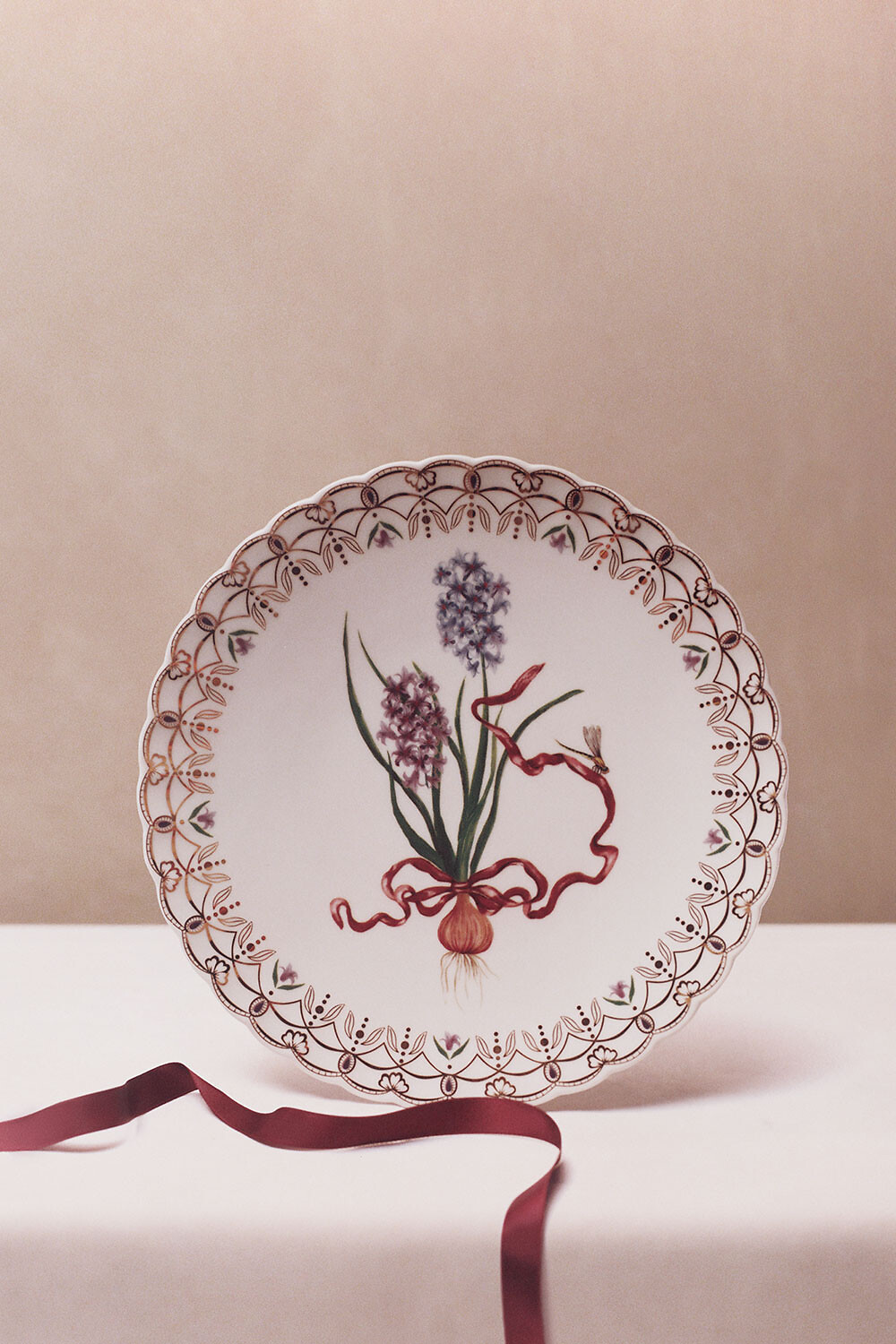 DIOR | 食器・プレート|ディオール メゾン（ホーム）｜ディオール公式