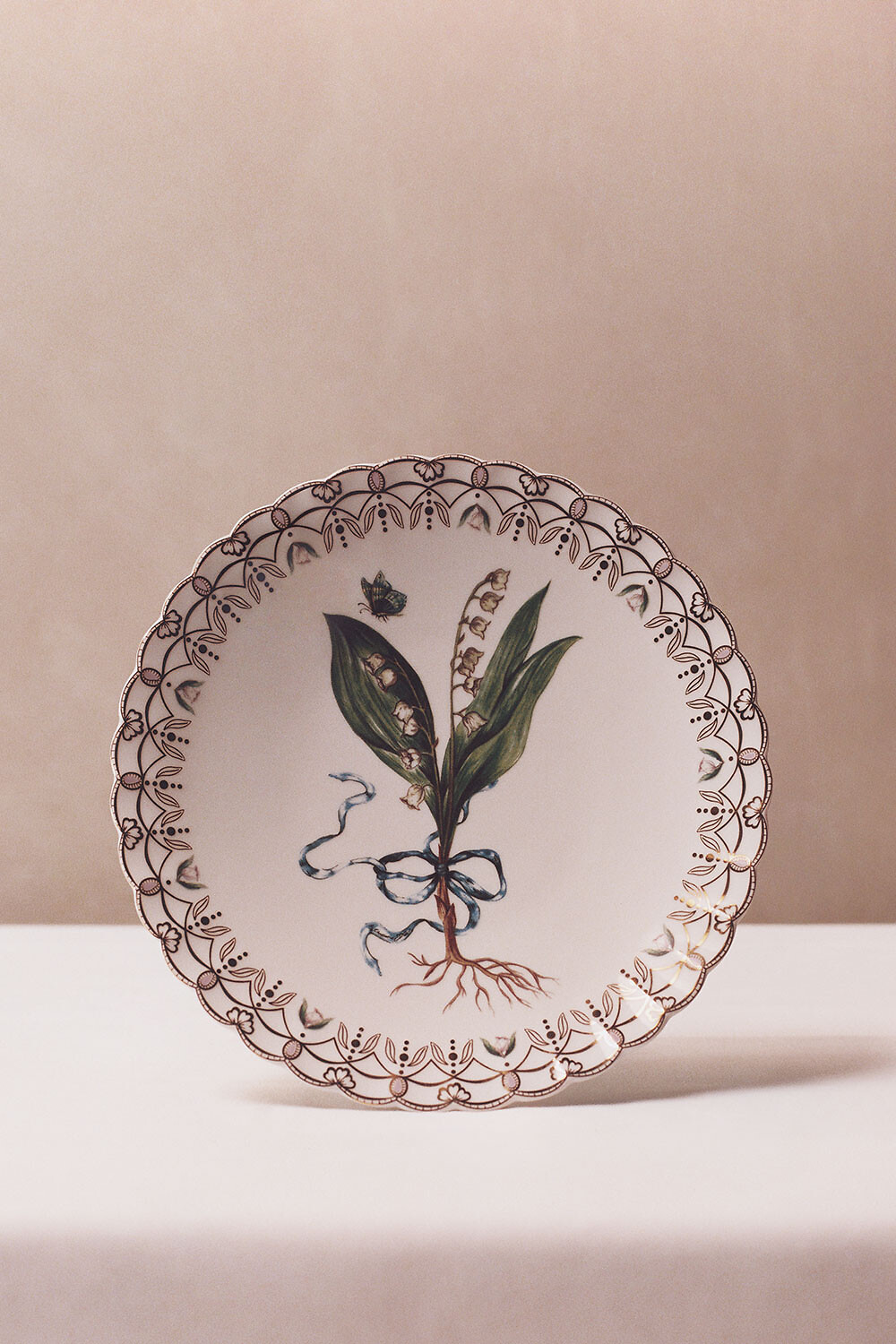 DIOR | 食器・プレート|ディオール メゾン（ホーム）｜ディオール公式