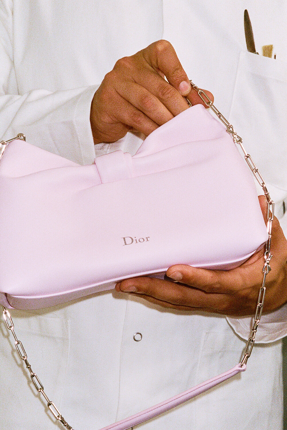 Dior ハンドバッグ Saddle Bag with Strap Blush Grained Calfskin | DIOR
