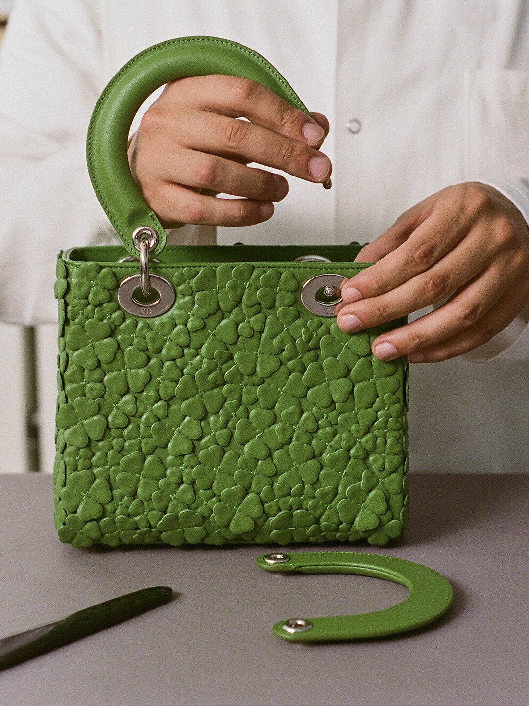 DIOR | レディディオール|ウィメンズレザーグッツ｜ディオール公式