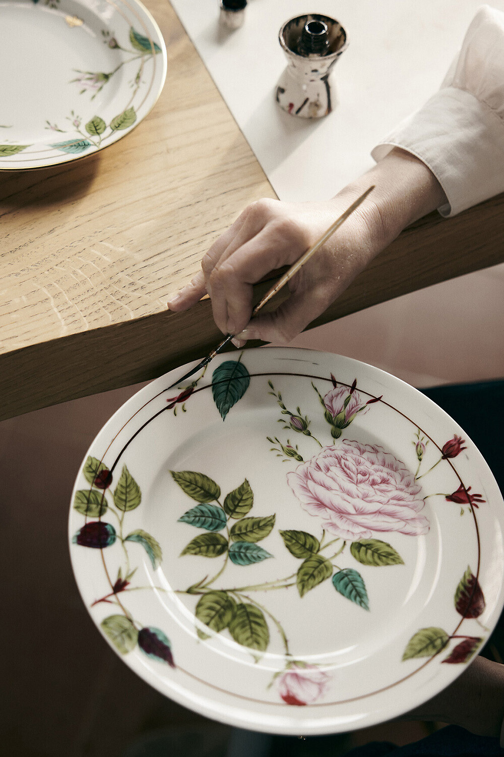 DIOR | 食器・プレート|ディオール メゾン（ホーム）｜ディオール公式