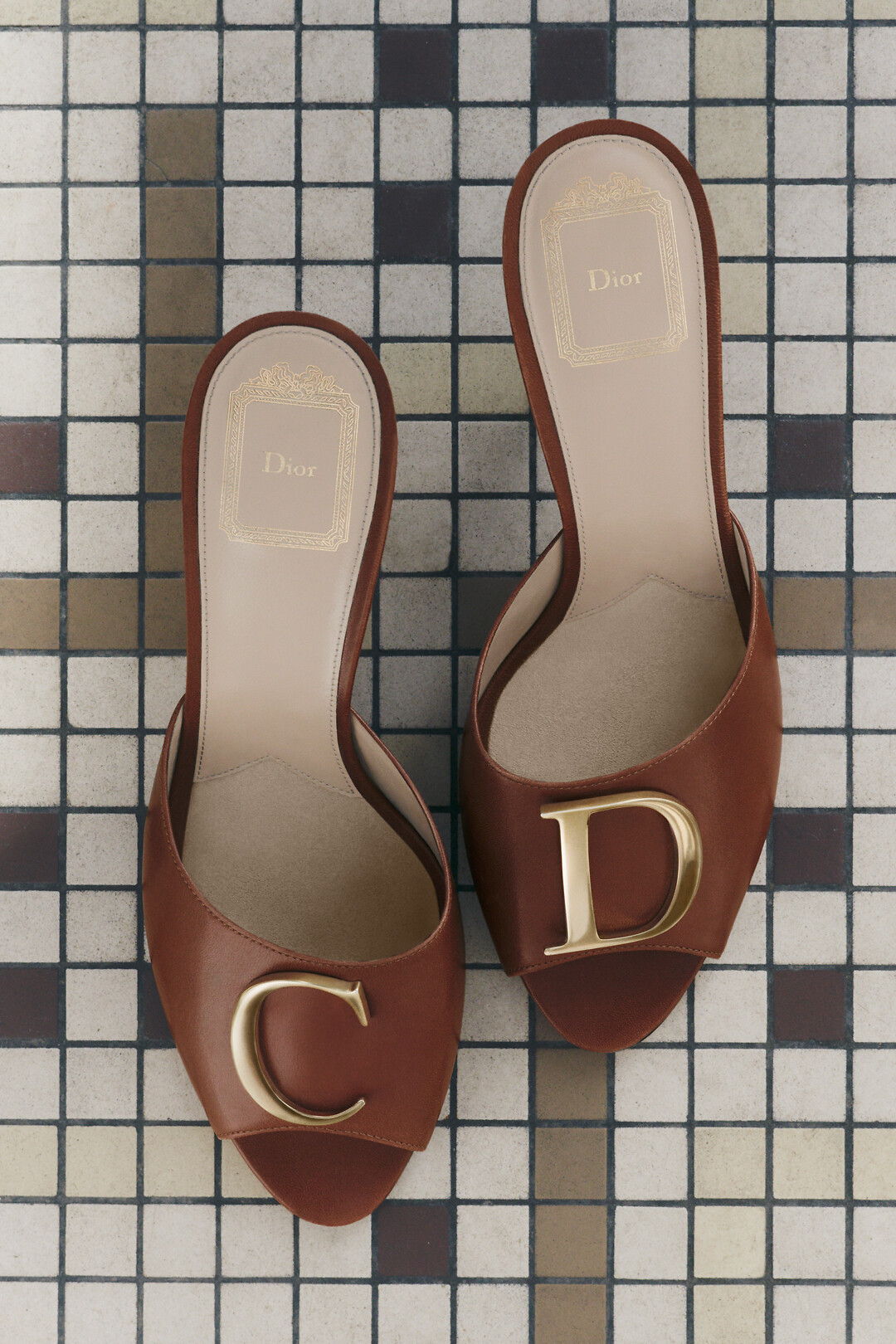 DIOR | ミュール&サンダル|ウィメンズシューズ｜ディオール公式