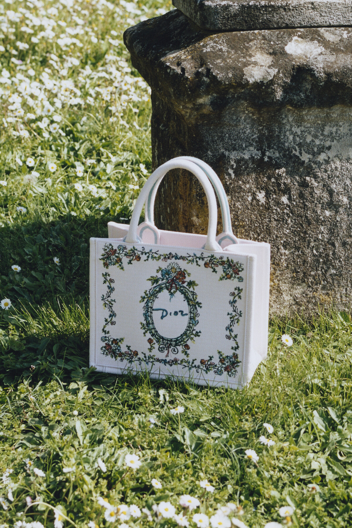 DIOR | ディオール ブック トート|ウィメンズバッグ｜ディオール公式