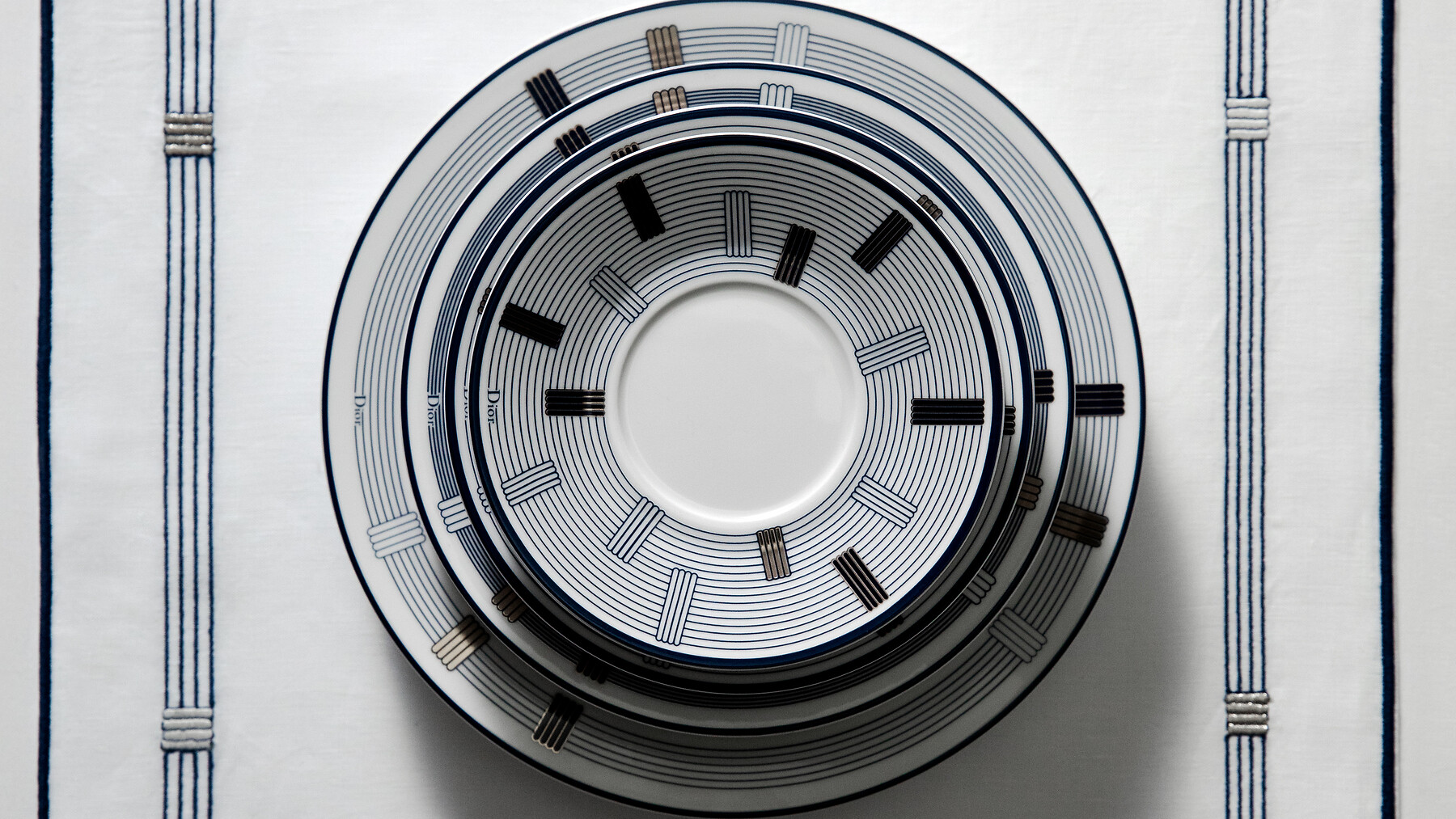 Luxury Dishes, Plates, Glasses - Designer Tablewear | DIOR