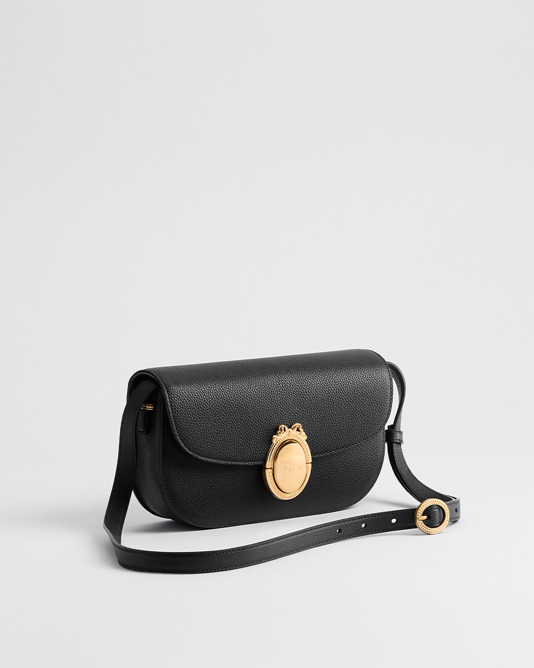 Medium Dior Médaillon Flap Bag Black Grained Calfskin | DIOR