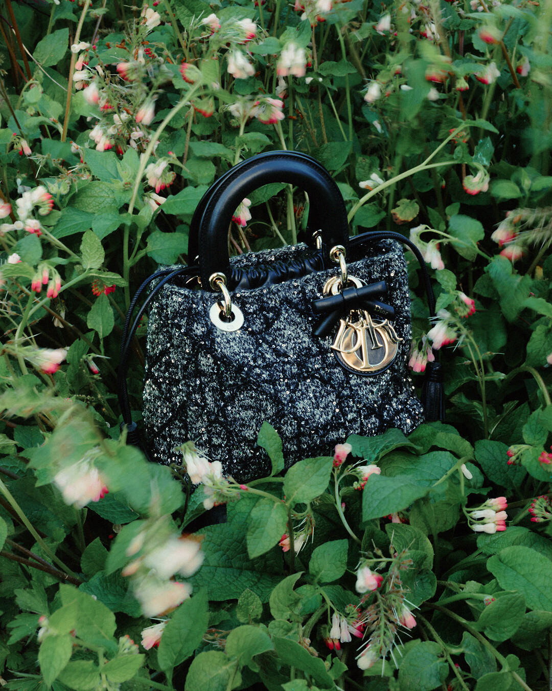 Dior Jardin Dahlia Wallet White Dior Daisy Embroidered Cannage