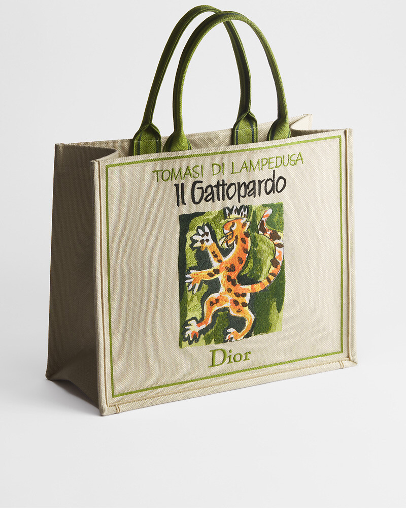 u*4様 Christian Dior トートバッグ Large Dior Book Tote Beige Multicolor Book Cover Embroidery (42 x